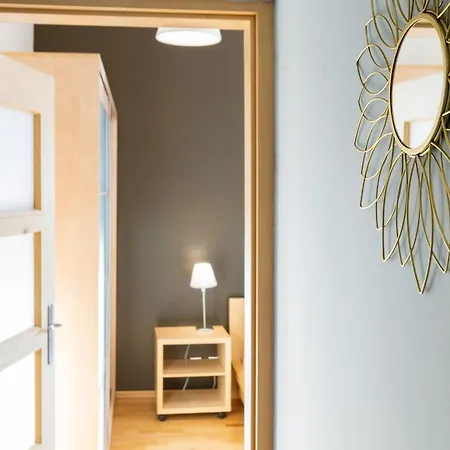 House Of Frida Daire *